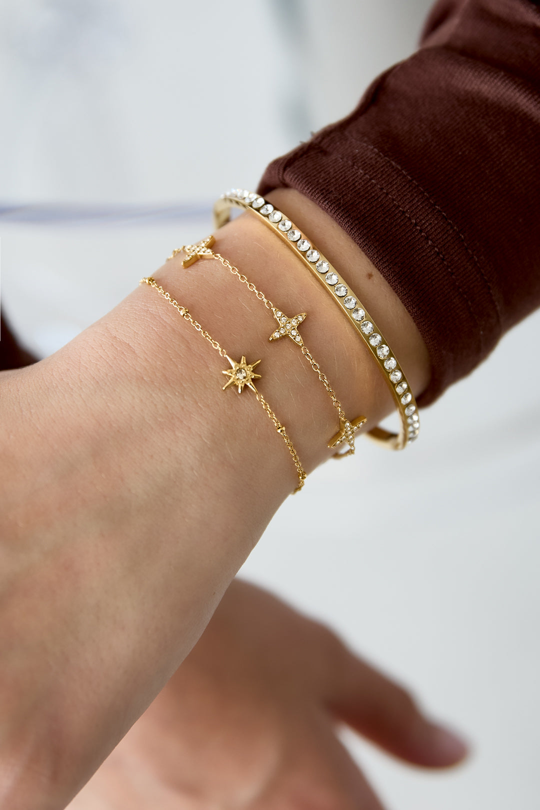 Bracelet with clover motif and inlaid clovers