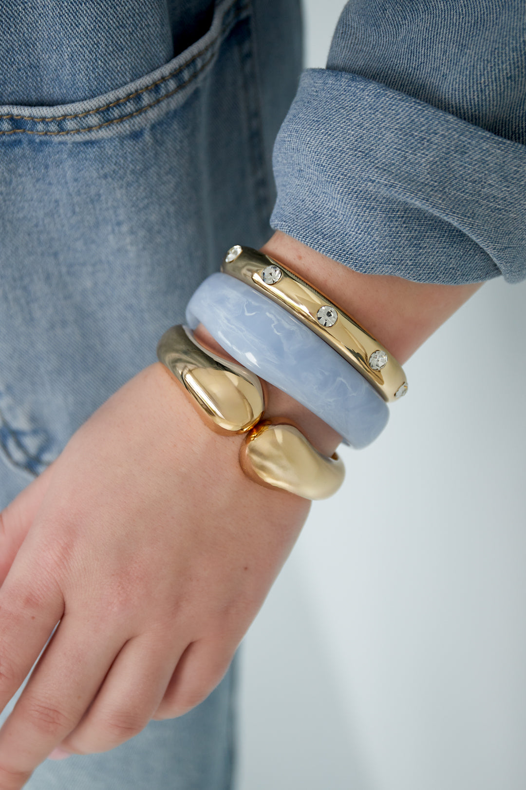 Twin curve bangle