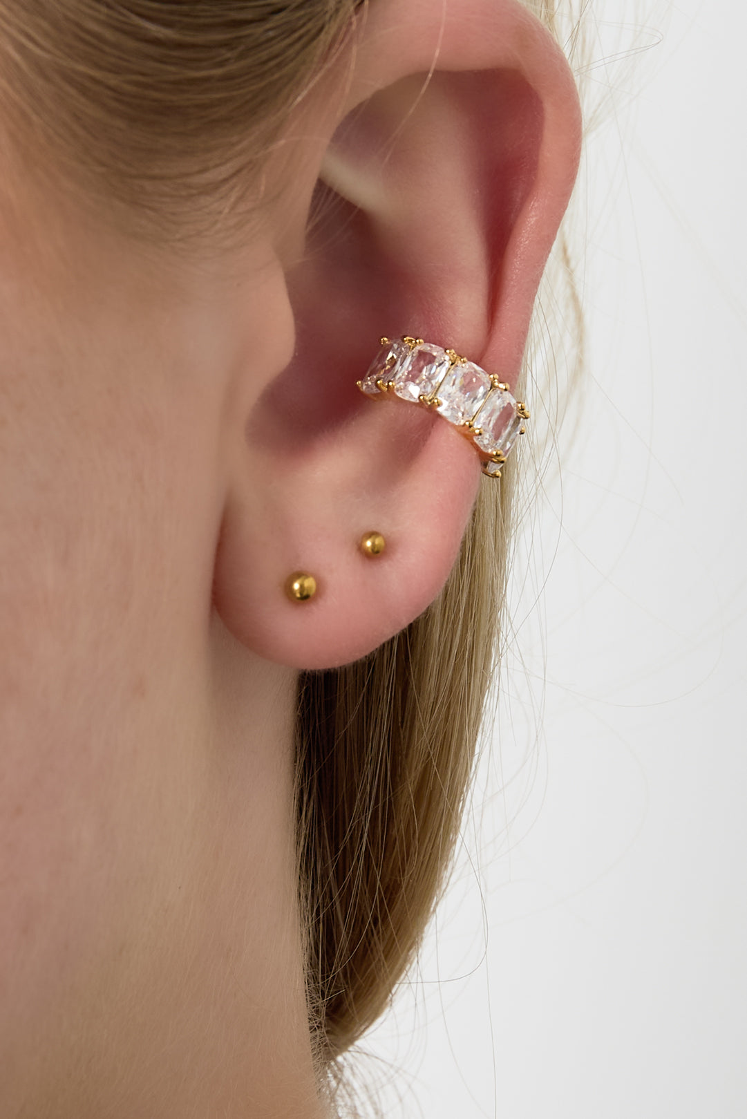 Ear cuff glamour