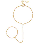Handchain with striped pattern