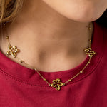 Necklace with coral-shaped flowers