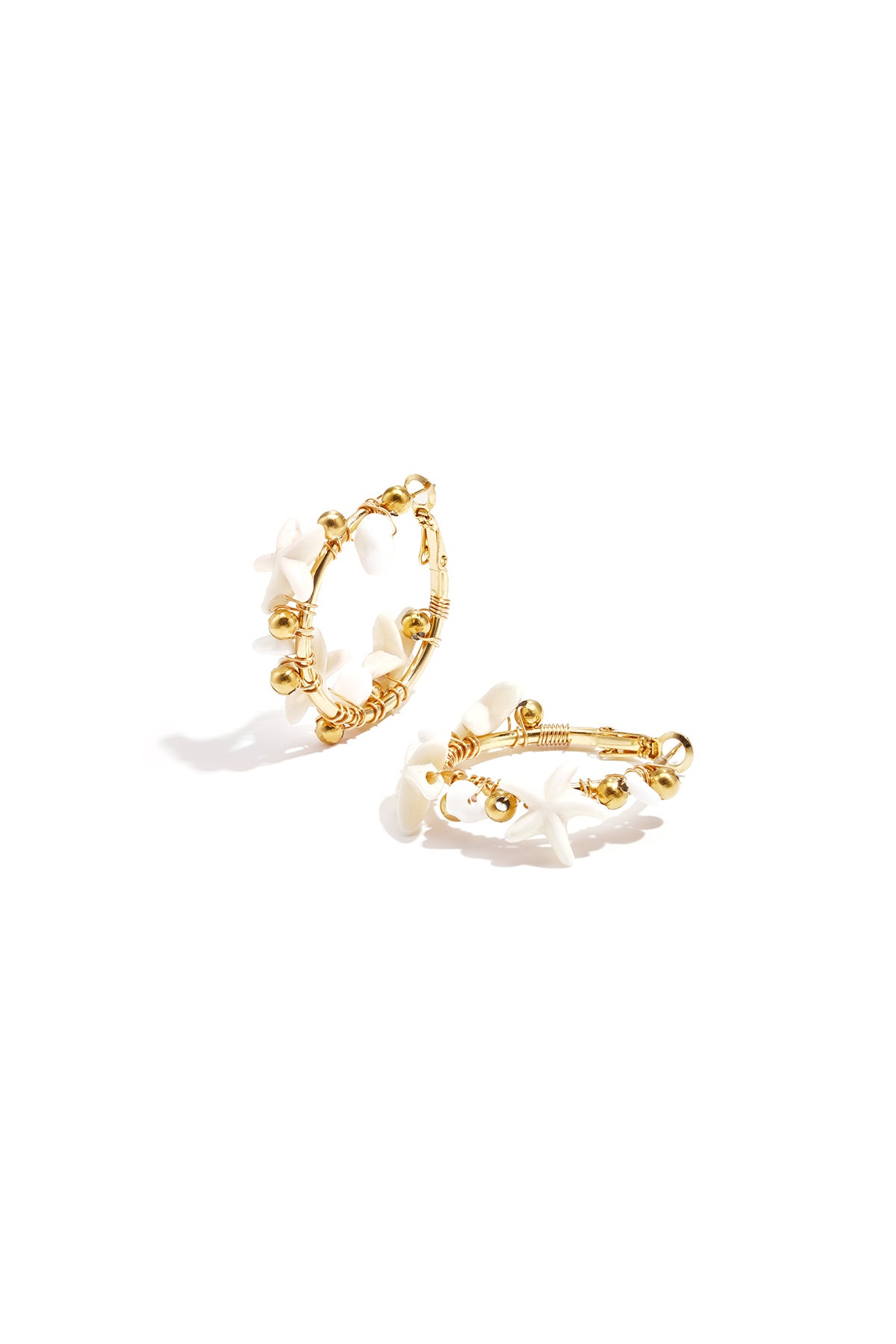 Hoop earrings with starfish and gold beads