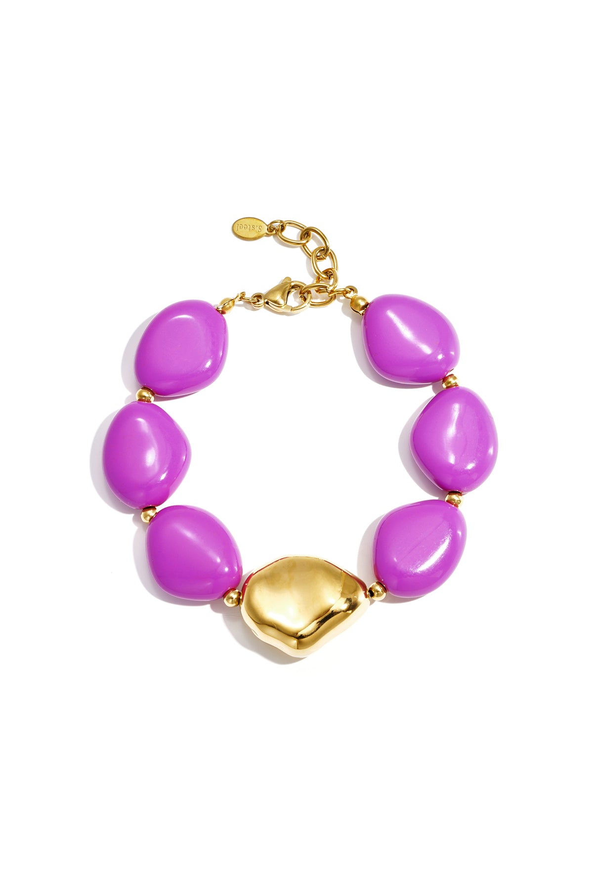 Beaded bracelet with organically shaped statement bead